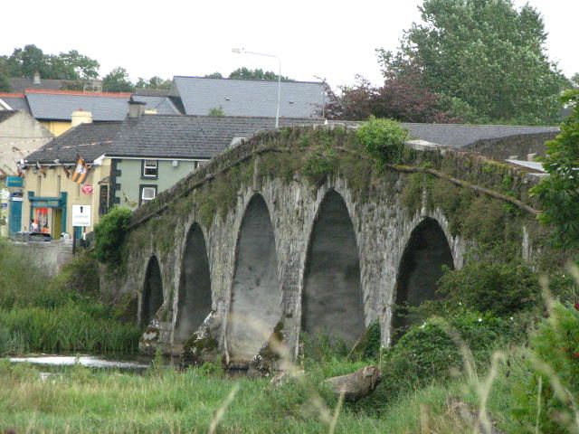 File:Bennettsbridge Bridge - geograph.org.uk - 544826.jpg