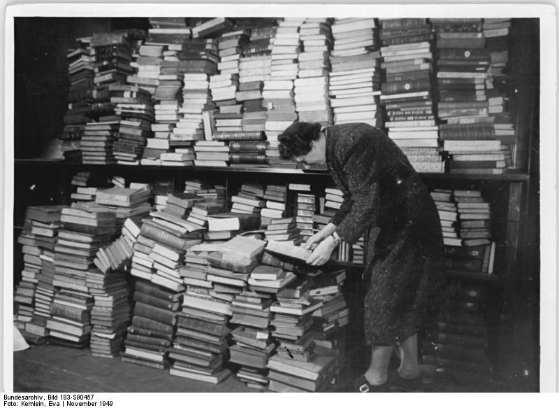 File:Bundesarchiv Bild 183-S90457, Berlin, Staatsbibliothek, Magazin.jpg