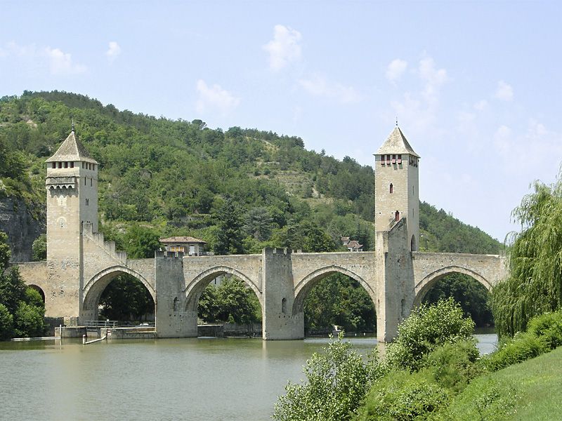 File:Cahors Pont Valentre 01.jpg