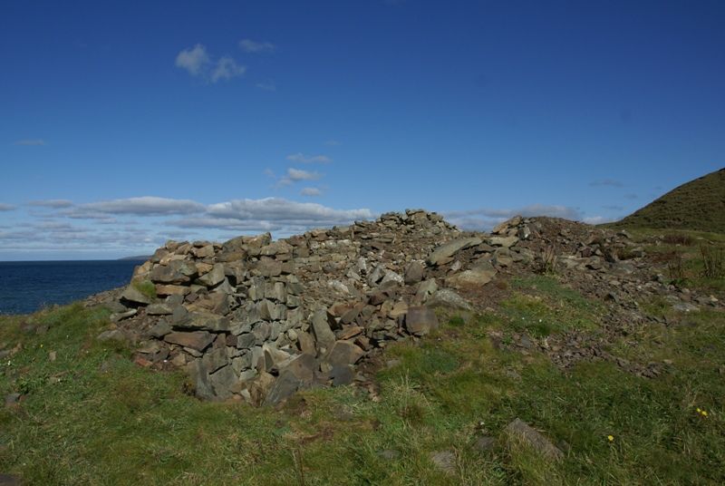 File:Doon Castle Broch 20100925 from south.jpg