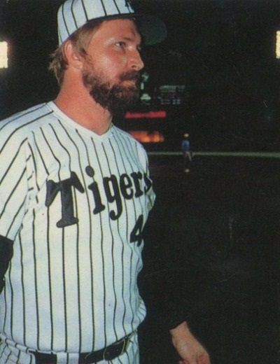 File:Randy Bass With The Hanshin Tigers.jpg