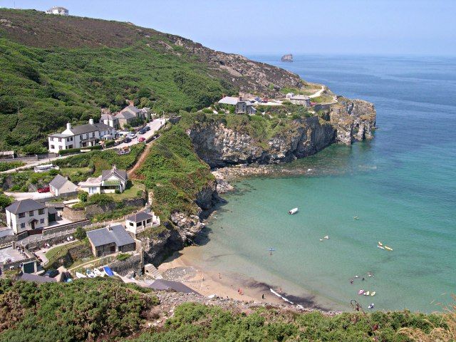 File:Trevaunance Cove - geograph.org.uk - 315674.jpg