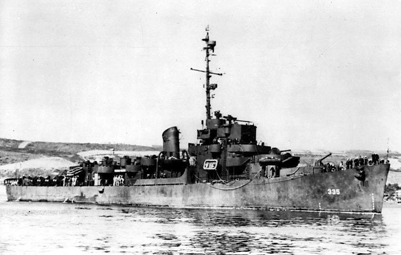 File:USS Daniel (DE-335) undeway, circa in 1945.jpg