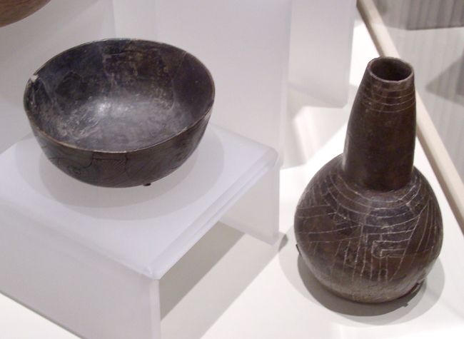 File:Caddoan Mississippian pottery2 HRoe 2010.jpg