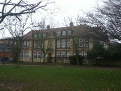 File:Ealing, Hammersmith and West London College.jpg