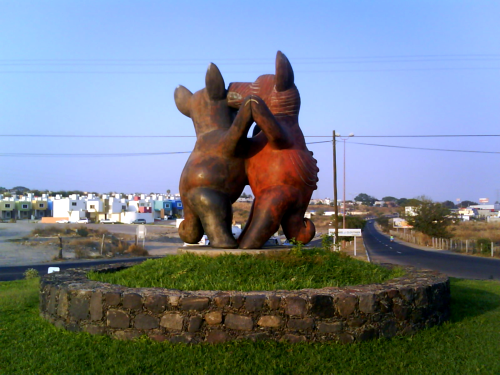 File:Glorieta de los perritos, Colima.png