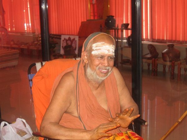 File:Jayendra Saraswathi 3.jpg