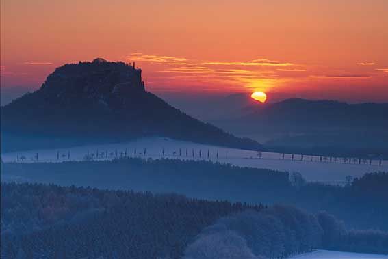 File:Lilienstein-sonnenaufgang.jpeg