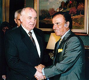 File:Mikhail Gorbachev with Carlos Menem.jpg