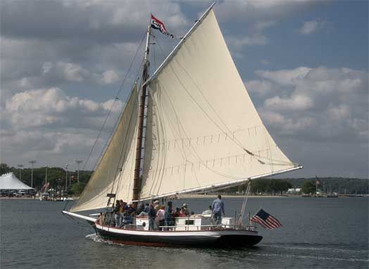 File:Oyster Bay The Christeen.jpg