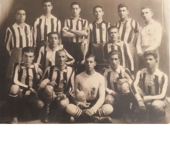 File:Persian national football team 1942.jpg