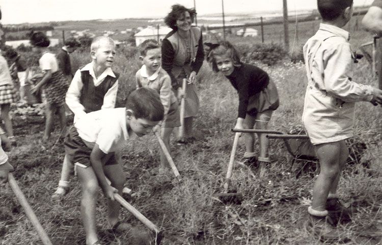 File:PikiWiki Israel 9200 Preschool children Ein Vered.jpg