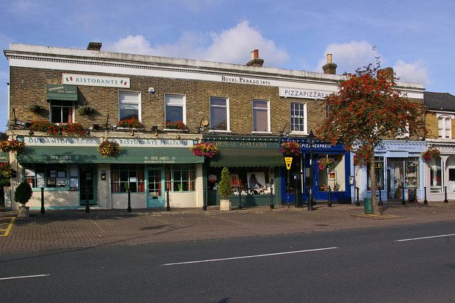 File:Royal Parade - geograph.org.uk - 1530906.jpg