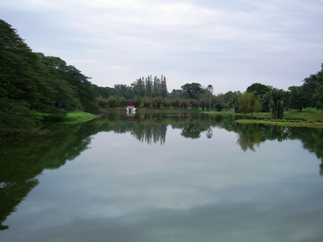 File:Taiping Lake Gardens.jpg