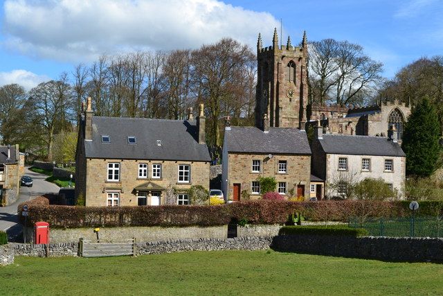 File:Three Houses, Hartington.jpg