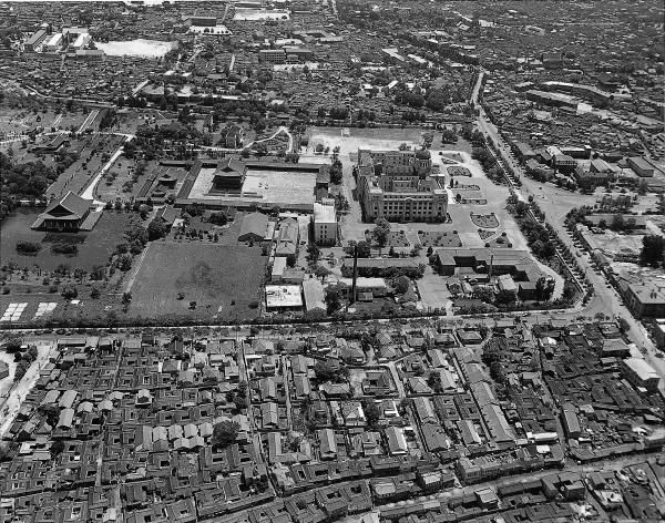 File:Aerial View of Gyeongbokgung, 1965.jpg