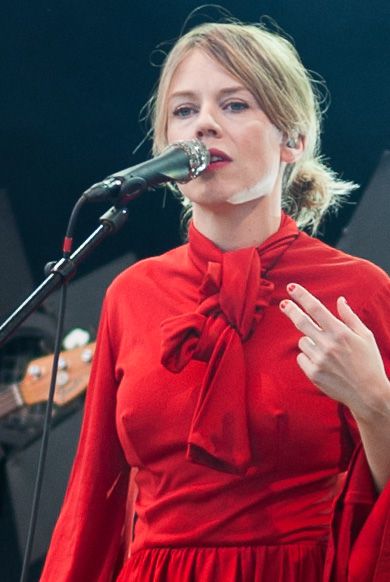 File:Annika Norlin at Gröna Lund.jpg