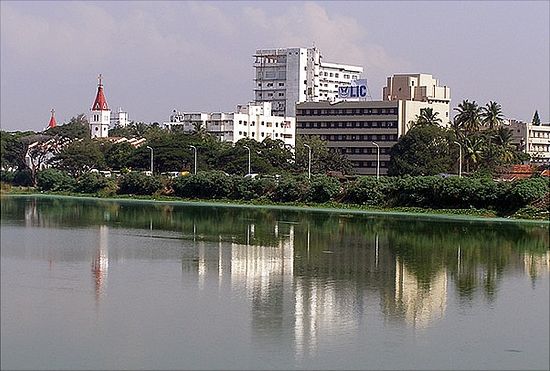 File:CSI church and LIC building, Coimbatore.jpg