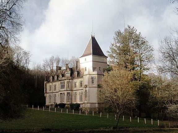 File:Domecy le chateau b.jpg