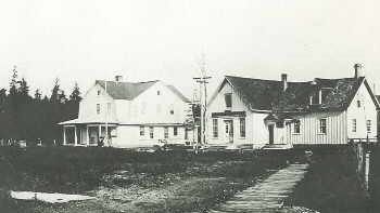 File:Emerson, MI post office and inn (1880).jpg