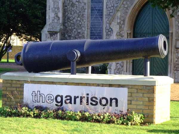 File:Garrison Cannon - geograph.org.uk - 308580.jpg