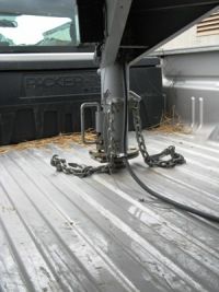 File:Horse trailer hitch (5909828571).jpg