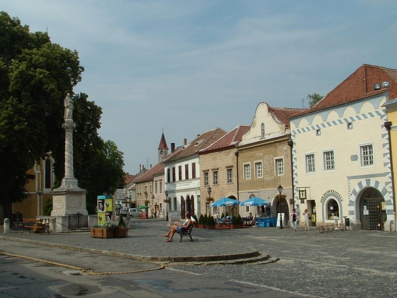 File:Jurisics Square, Kőszeg.jpg