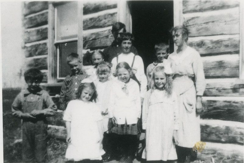 File:The first class at Somme School,1918.jpg