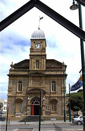 File:ALBANY TOWN HALL.jpg