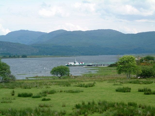 File:Acharacle Pier, Loch Shiel.jpg