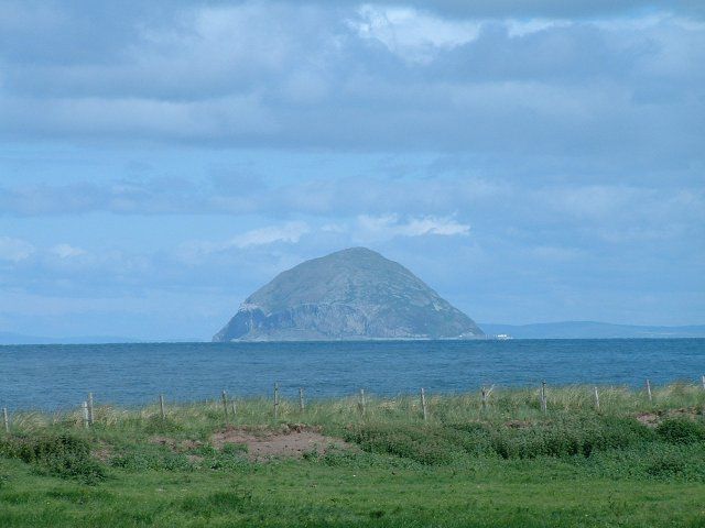 File:Ailsa Craig2.jpg