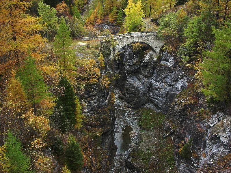 File:Ancien pont de Mauvoisin.jpg