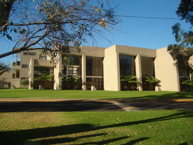 File:Centro de Recursos Informativos (CERI), CUCEA.jpg