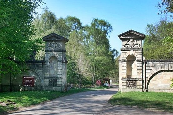 File:Drayton Gate, Clumber Park-geograph-3450773.jpg