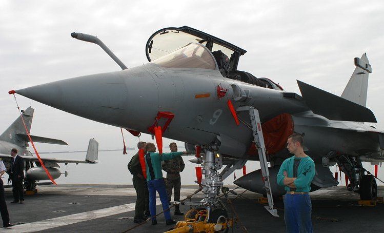 File:FS CdG Rafale.jpg