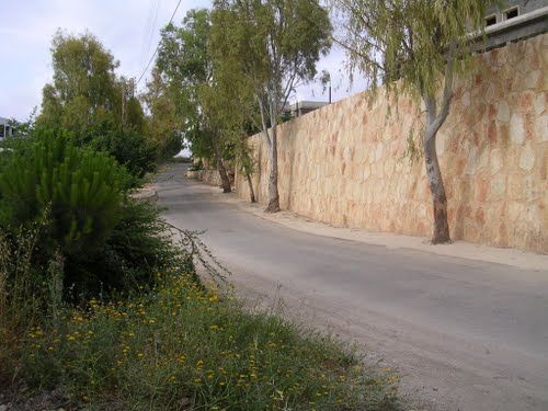 File:Jennata road.jpg