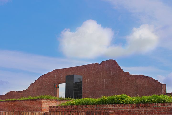 File:Martyr's intellectual monument at Rayerbazar.jpg