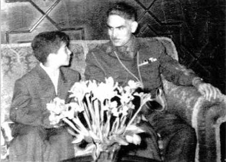 File:Massoud Barzani & Abd al-Karim Qasim.jpg