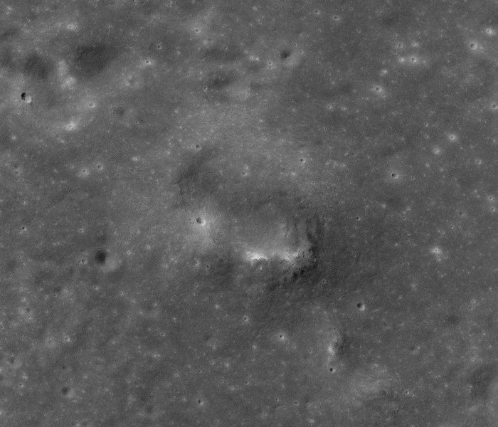 File:Osiris crater AS17-P-2758.jpg