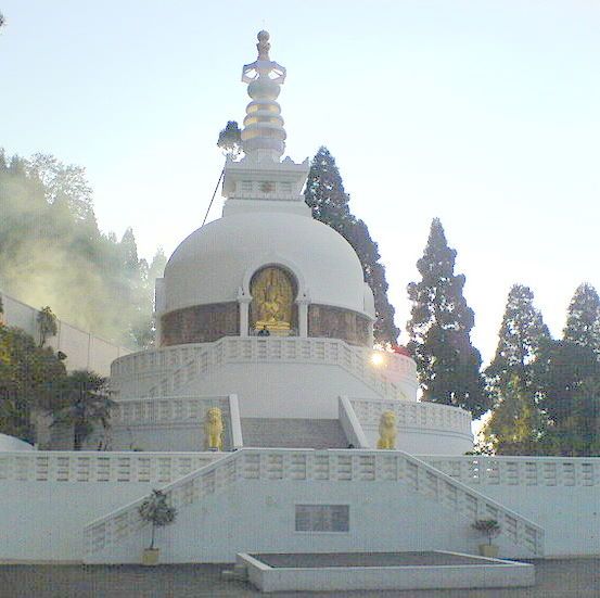 File:Peace Pagoda, Darjeeling - Dec 2006-2.jpg