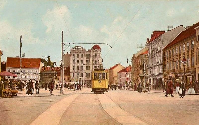 File:Trg bana Jelačića 1911, Zagreb.jpg