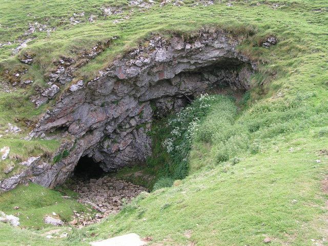 File:Giant's Hole - geograph.org.uk - 188041.jpg