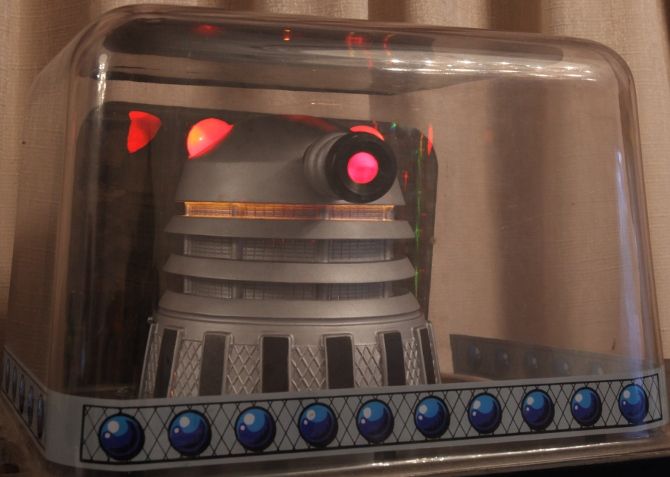 File:Pinball-DoctorWho-TopperDalek.jpg