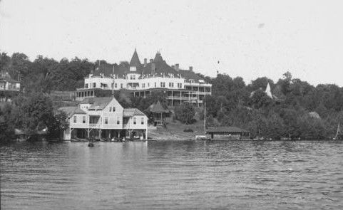 File:Wawbeek Lodge on Upper Saranac Lake.jpg