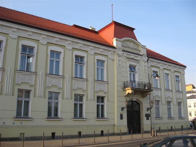 File:Wojewódzka i Miejska Biblioteka Publiczna w Rzeszowie.jpg