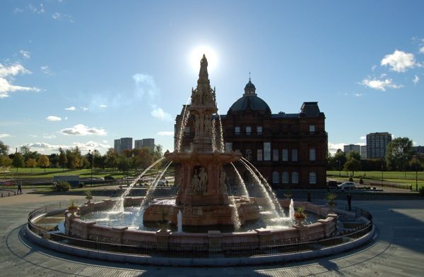 File:Doulton Fountain - Glasgow Green.jpg