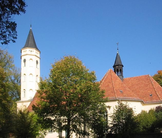 File:KW10 Kreuzkirche.JPG