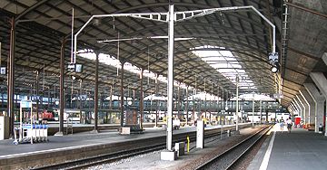 File:Kopfbahnhof, Luzern.jpg