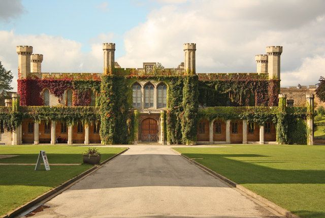 File:Lincoln Crown Court (geograph 3168057).jpg