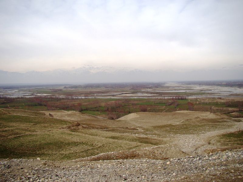 File:Near Sayed Bridge in Parwan-4.jpg